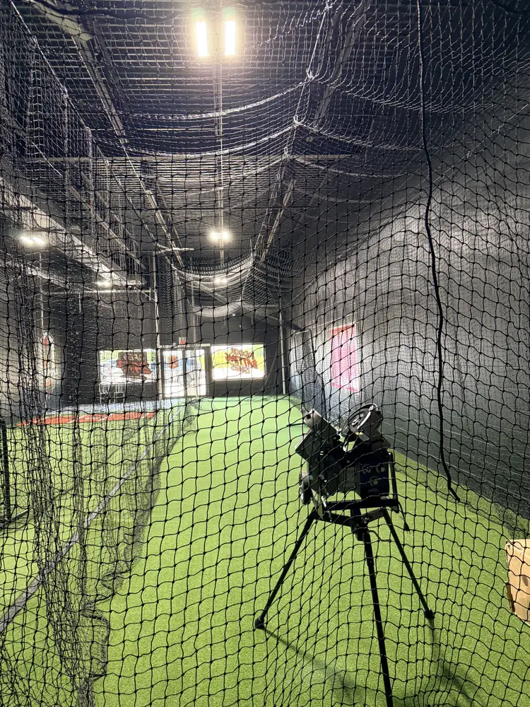 Full length of a hitting tunnel with the machine set up